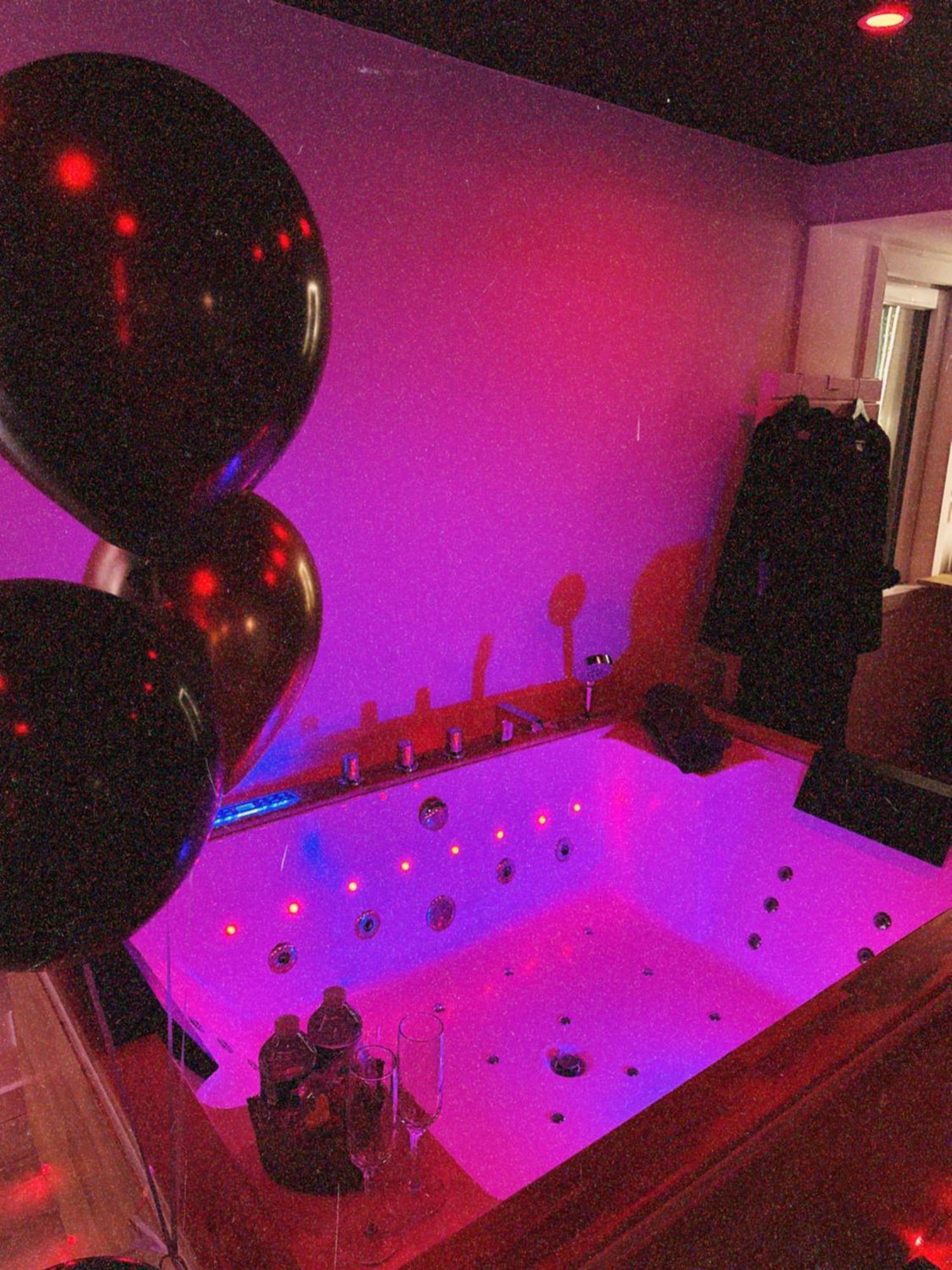 Love Room Haut De Gamme - L'Extase Avec Jacuzzi Violaines المظهر الخارجي الصورة